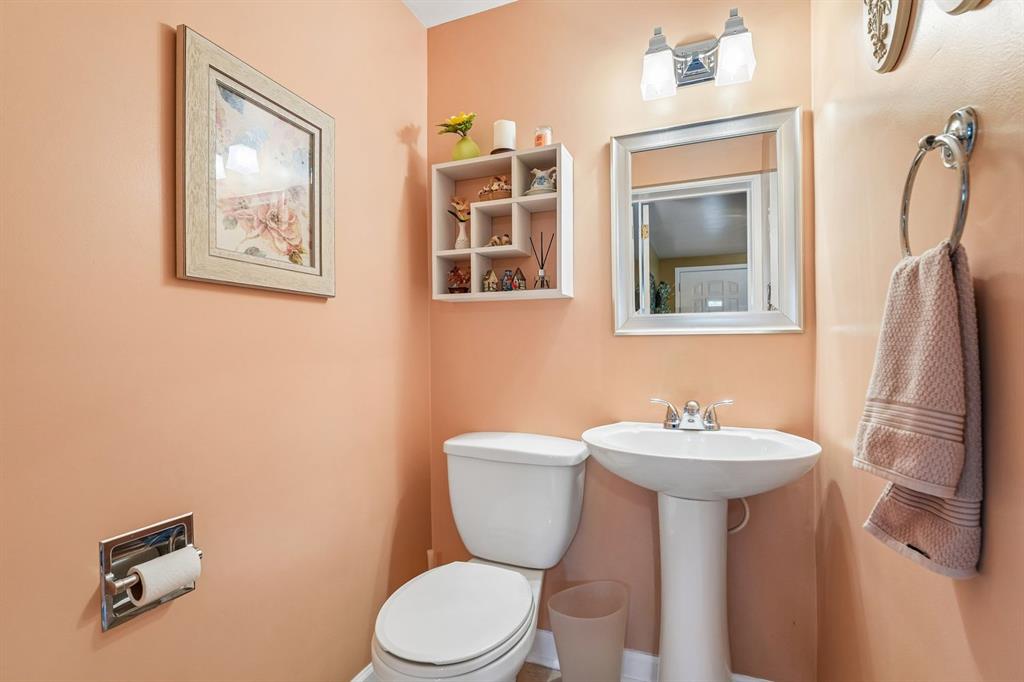 3741 Margate Road Pittsburgh, PA 15221 - Photo 7 of 36