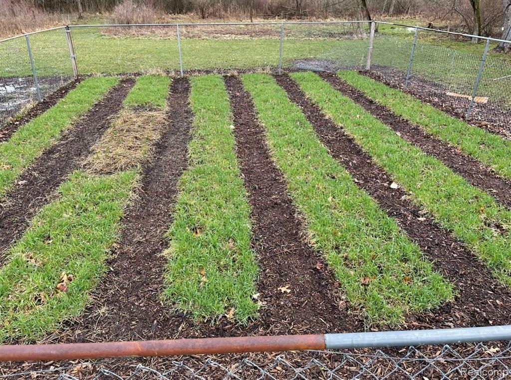 12751 Barnes Road Byron, MI 48418 - Photo 18 of 25