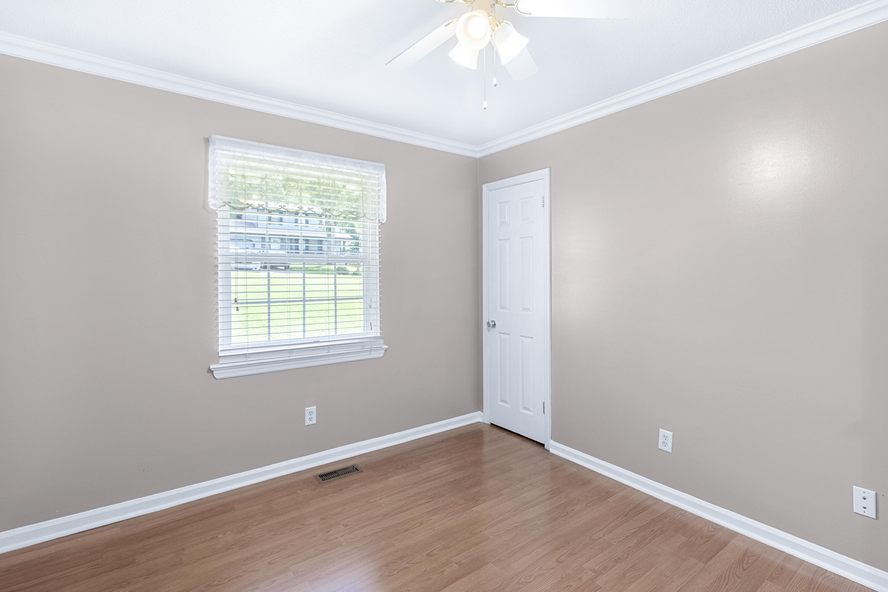 4310 Tee Pee Drive Chattanooga, TN 37406 - Photo 11 of 24 tee pee bedroom 2