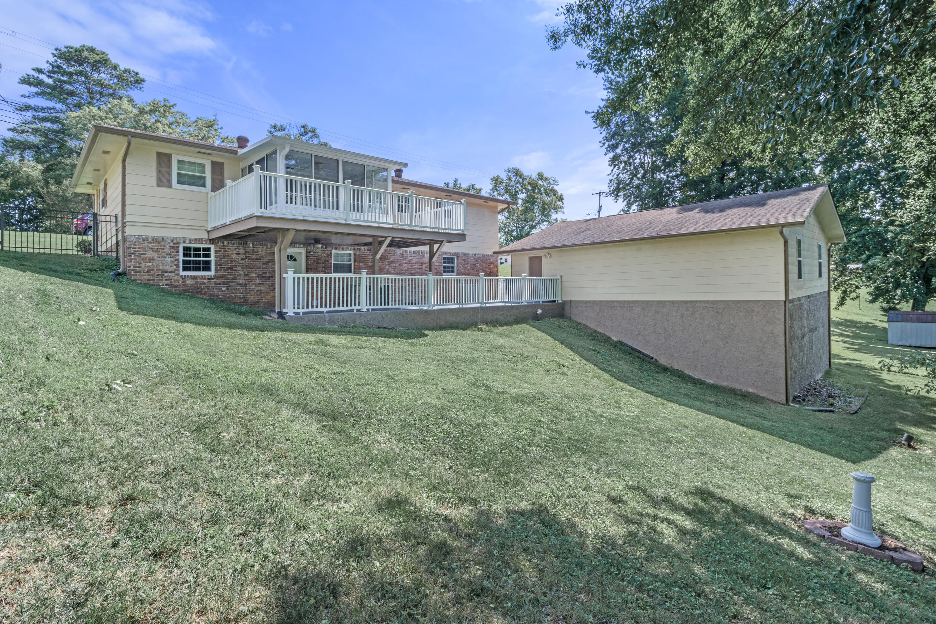 4310 Tee Pee Drive Chattanooga, TN 37406 - Photo 4 of 24 Tee pee back yard