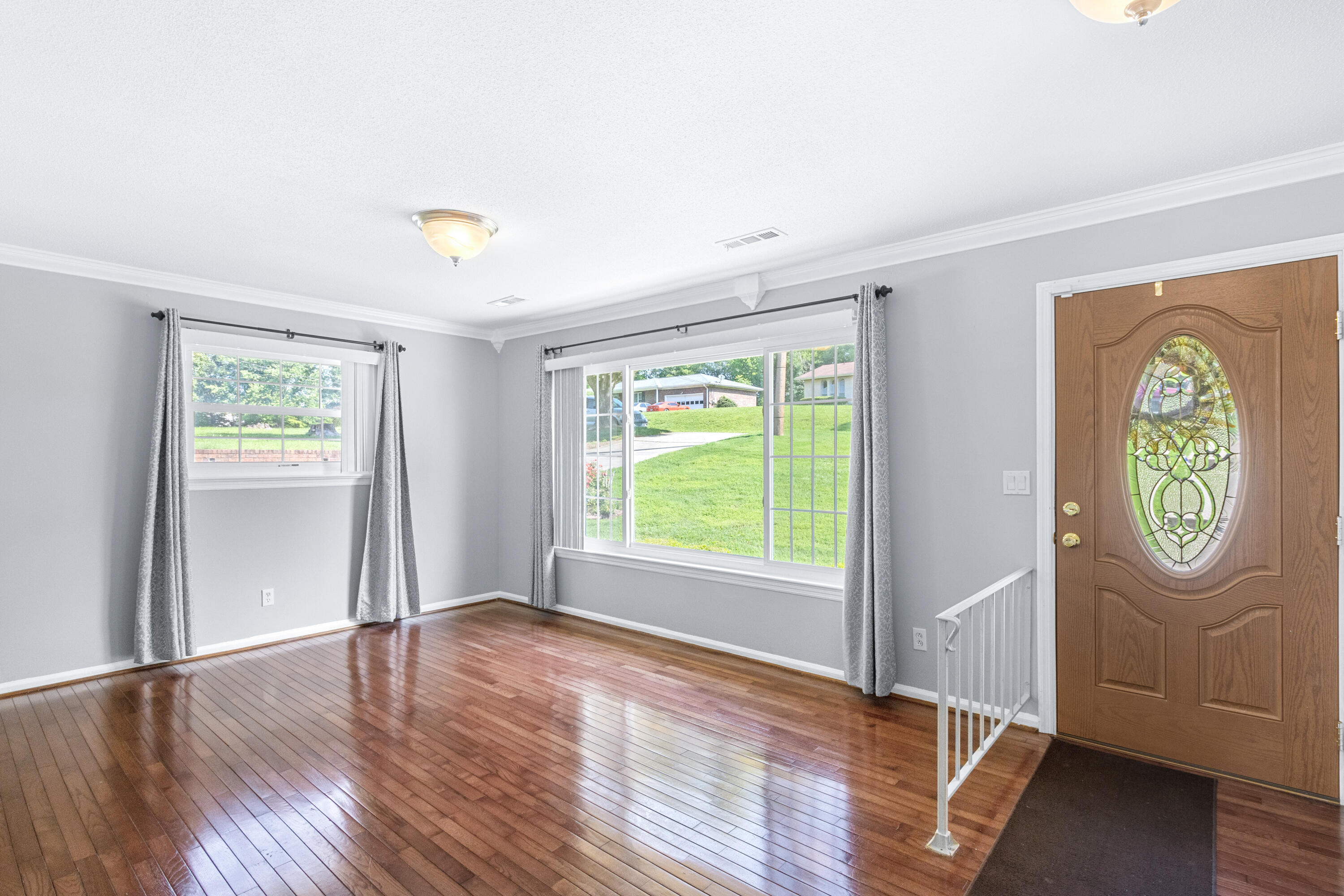 4310 Tee Pee Drive Chattanooga, TN 37406 - Photo 6 of 24 tee pee living room