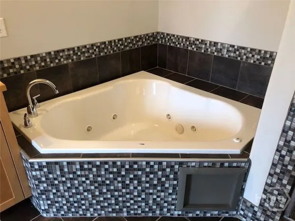 $3,200 | 118 Ruth Drive, Unit 620, Athens, GA 30601