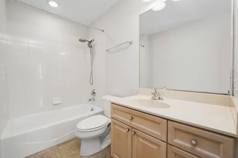 $375,000 | 1515 South Prairie Avenue, Unit 803, Chicago, IL 60605