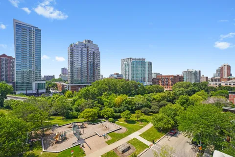 $375,000 | 1515 South Prairie Avenue, Unit 803, Chicago, IL 60605