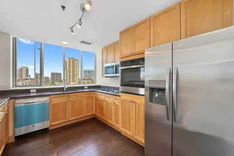 $375,000 | 1515 South Prairie Avenue, Unit 803, Chicago, IL 60605