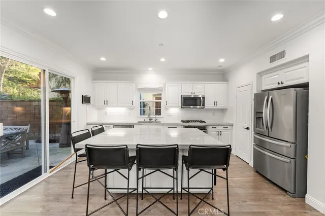 $2,399,000 | 10 Bower Tree, Irvine, CA 92603