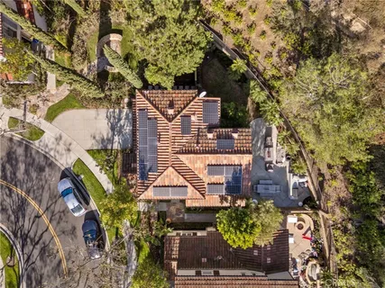 $2,399,000 | 10 Bower Tree, Irvine, CA 92603