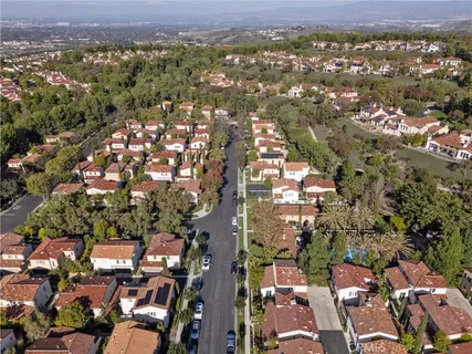 $2,399,000 | 10 Bower Tree, Irvine, CA 92603