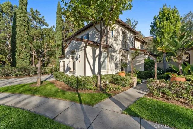 $2,399,000 | 10 Bower Tree, Irvine, CA 92603