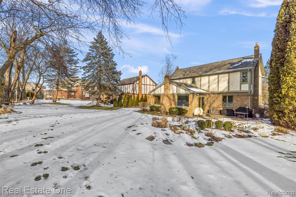 1276 Pembroke Drive Rochester Hills, MI 48307 - Photo 8 of 49