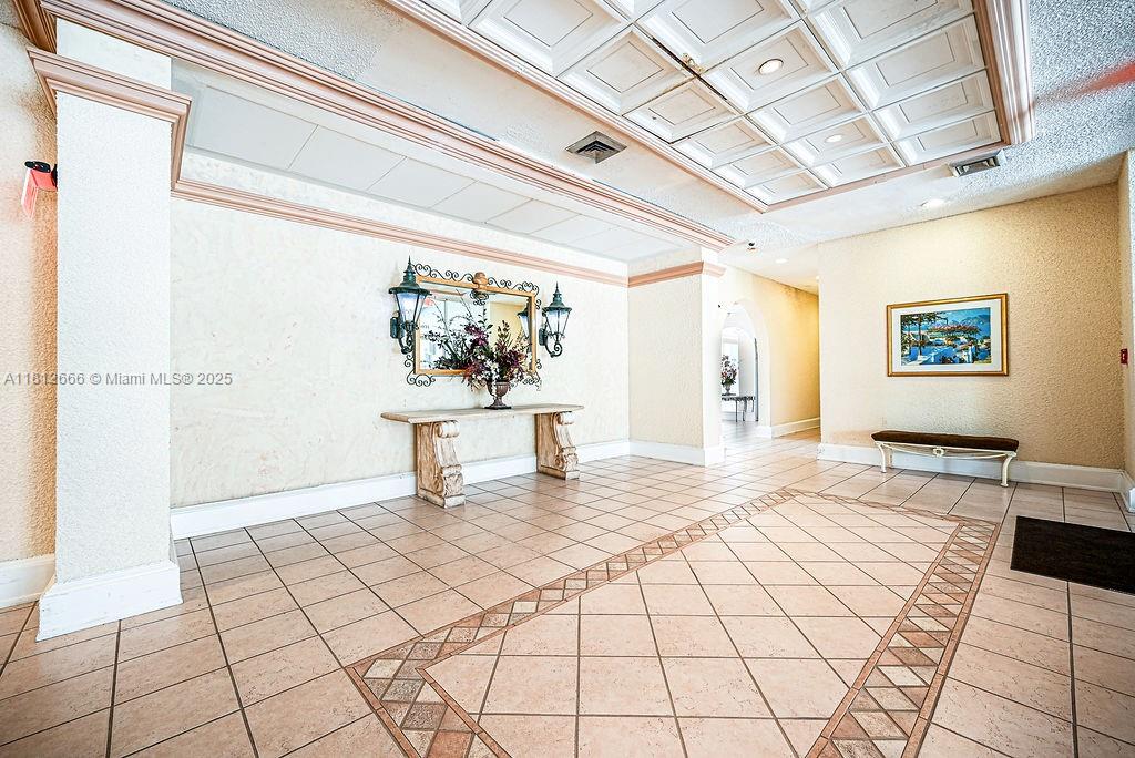 18041 Biscayne Boulevard, Unit 1201 Aventura, FL 33160 - Photo 29 of 42