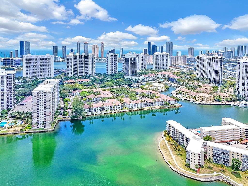 18041 Biscayne Boulevard, Unit 1201 Aventura, FL 33160 - Photo 39 of 42