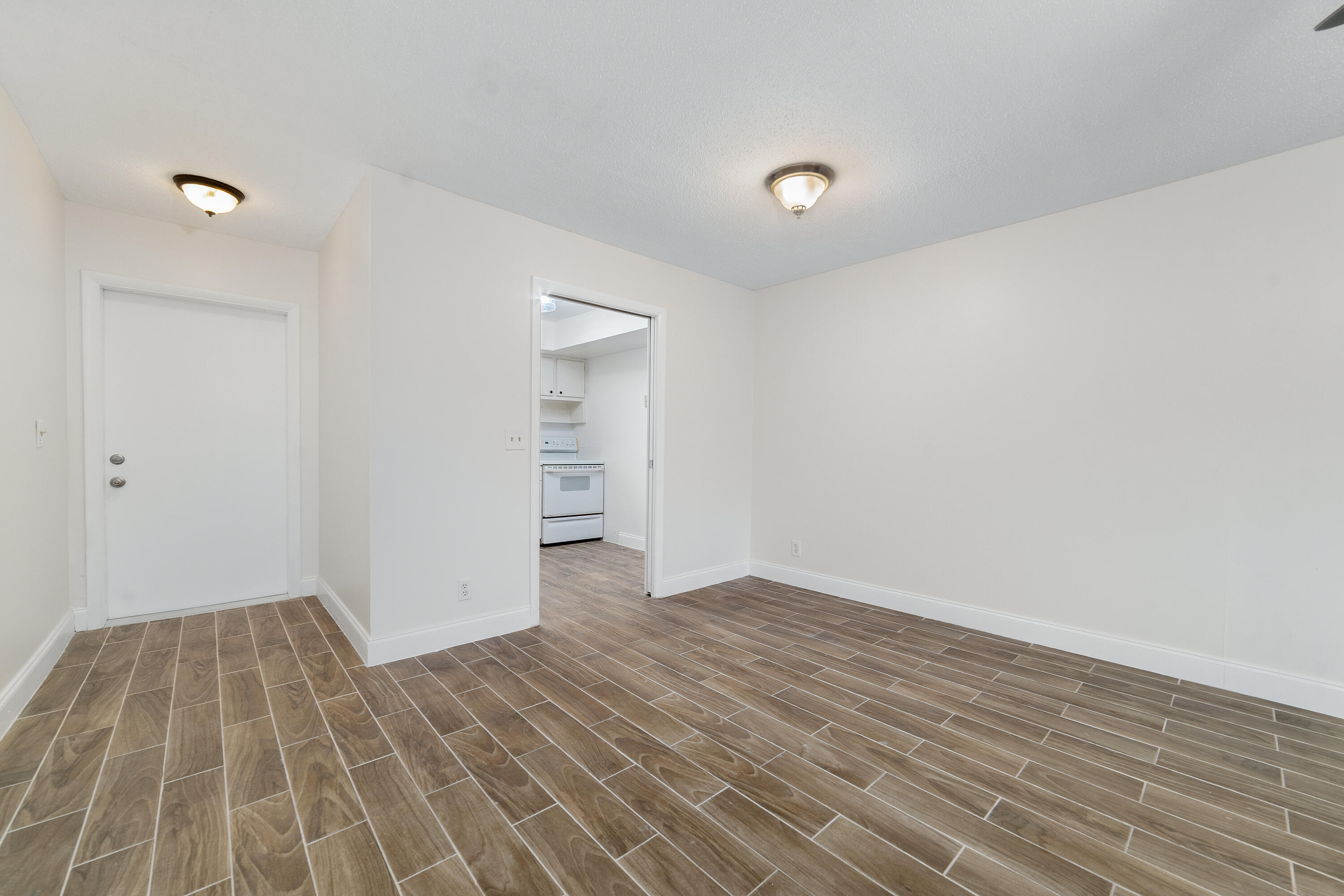 2567 Dudley Drive West, Unit F West Palm Beach, FL 33415 - Photo 5 of 41