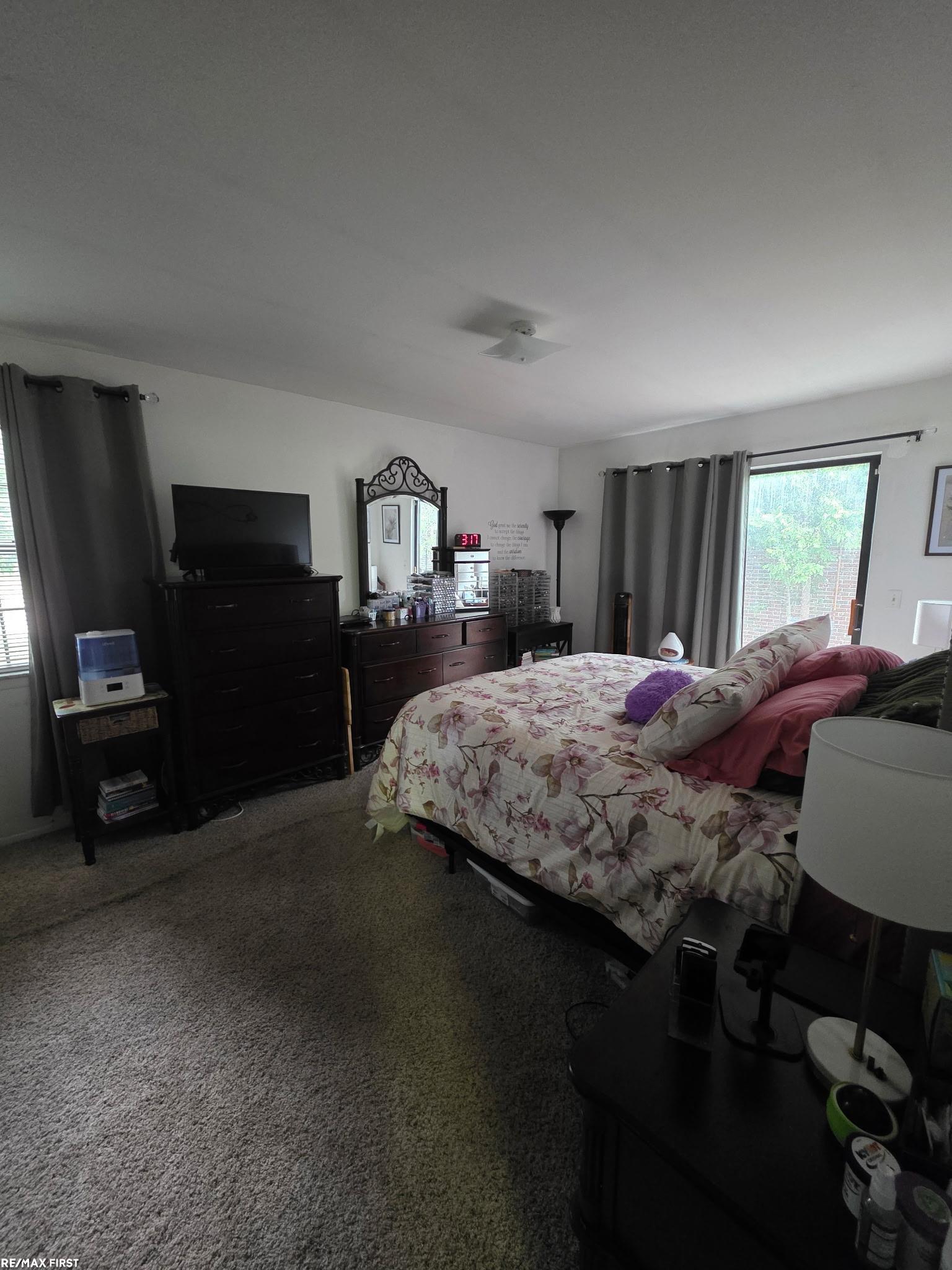 31670 Hoover Road Warren, MI 48093 - Photo 5 of 9 50182351-45994cb3-c034-4623-b314-2f23493ec18d.JPG