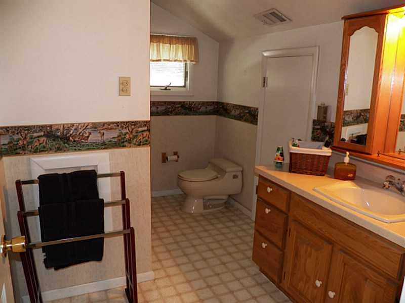 1665 Beighley Road Apollo, PA 15613 - Photo 13 of 20 Full Bath. Spacious Full Bath on 2nd floor