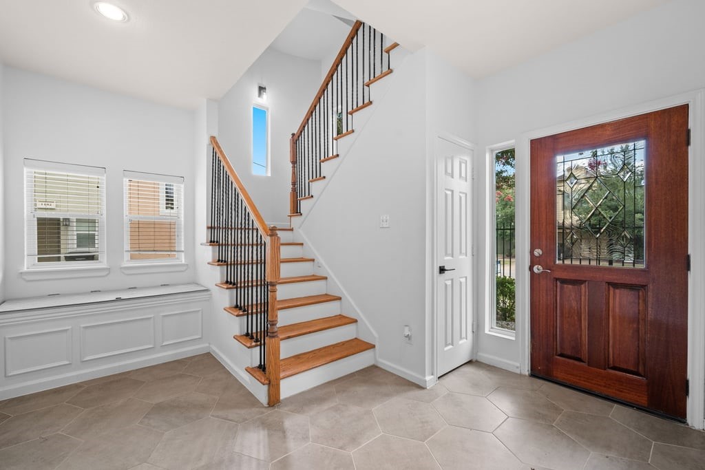 1128 West 26th Street Houston, TX 77008 - Photo 5 of 48 Entrance