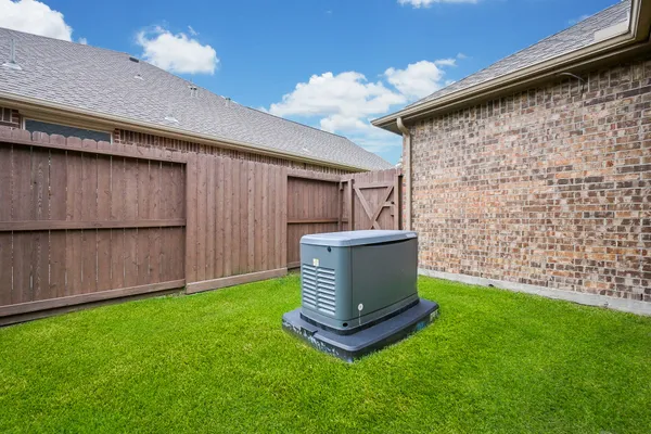 $2,995 | 22918 Dale River Road, Tomball, TX 77375