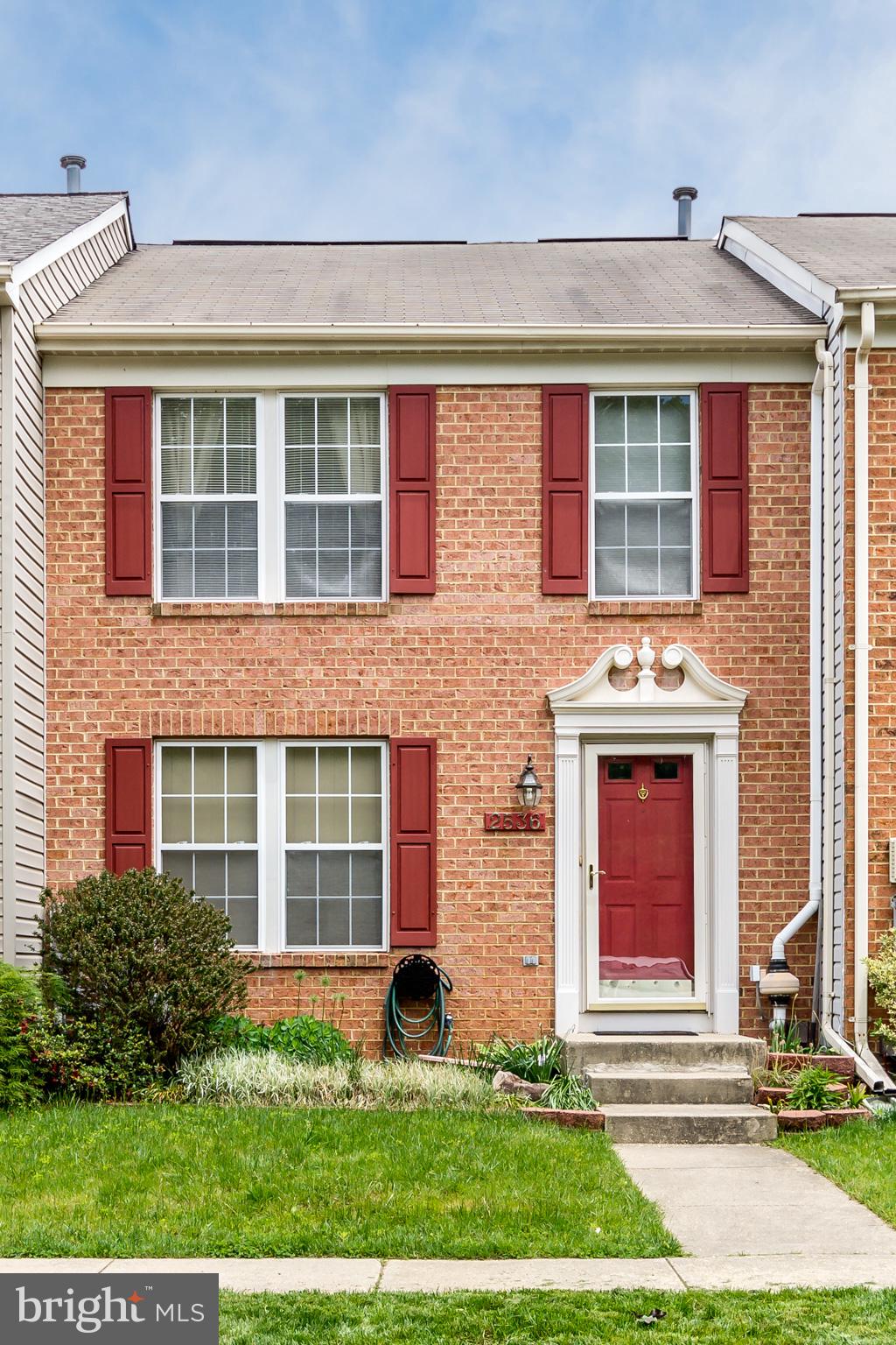 All Brick front home in Summers Run /Piney Orchard
