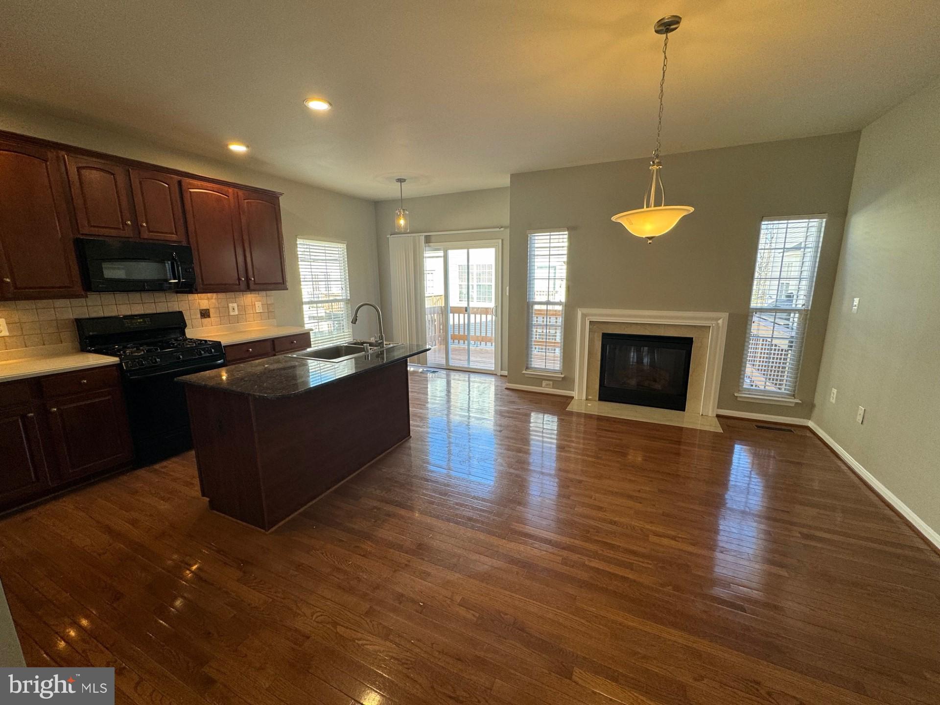 14190 Hunters Run Way Gainesville, VA 20155 - Photo 11 of 34