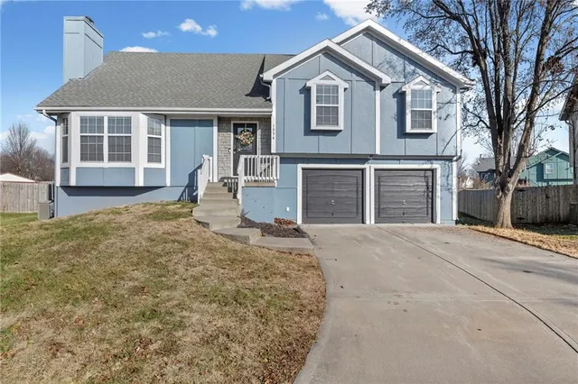 $405,000 | 1034 North Parker Terrace, Olathe, KS 66061