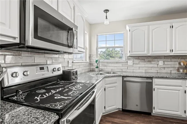 $400,000 | 1034 North Parker Terrace, Olathe, KS 66061