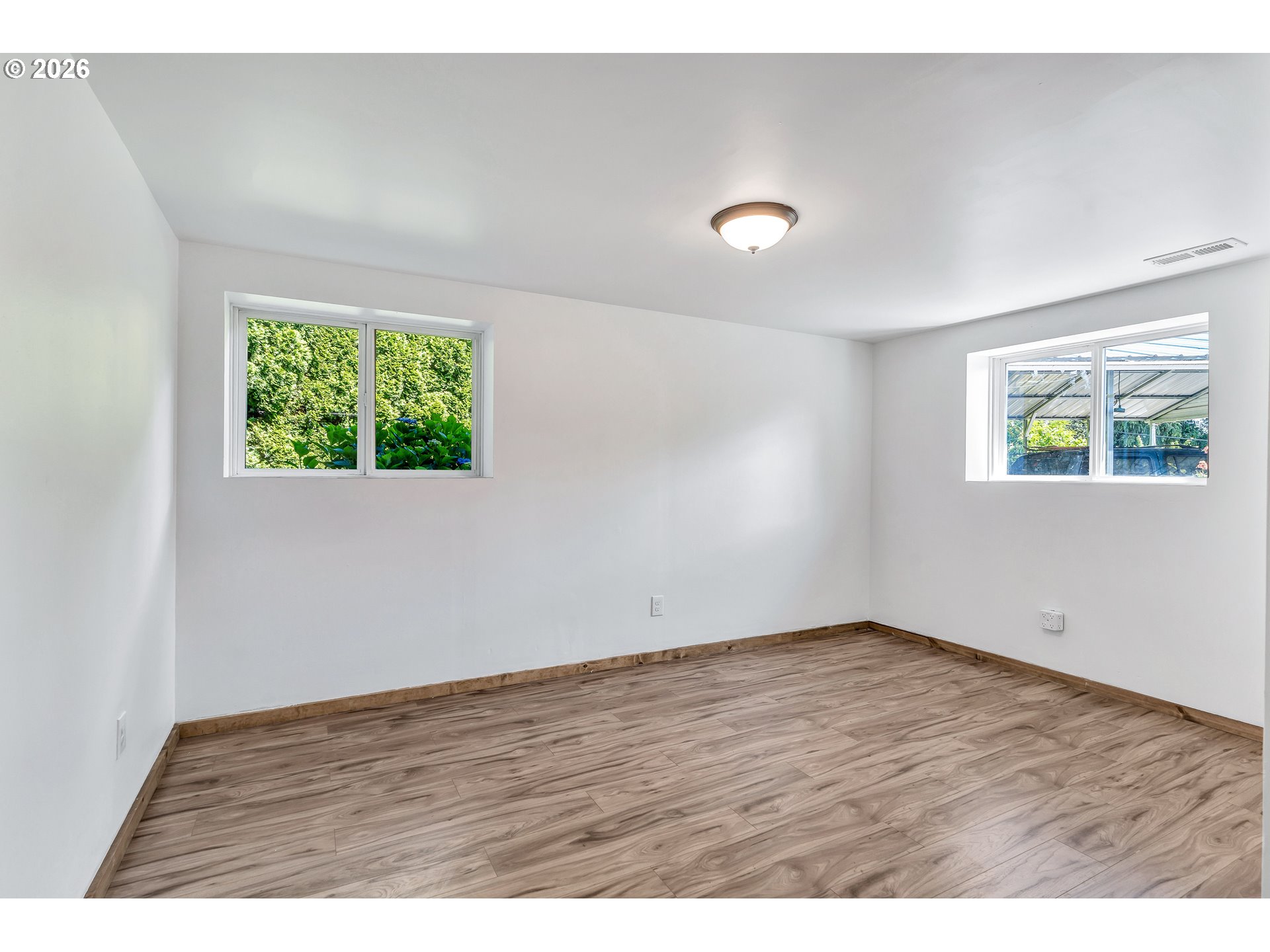 8025 Southwest Schiller Road Portland, OR 97225 - Photo 36 of 48
