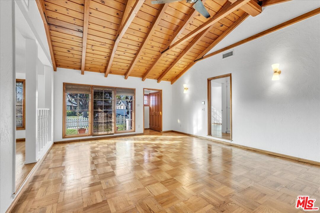 5500 Colbath Avenue Sherman Oaks, CA 91401 - Photo 12 of 54