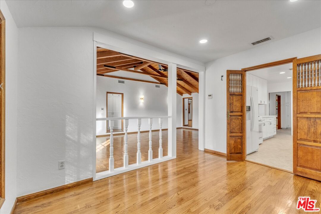 5500 Colbath Avenue Sherman Oaks, CA 91401 - Photo 16 of 54