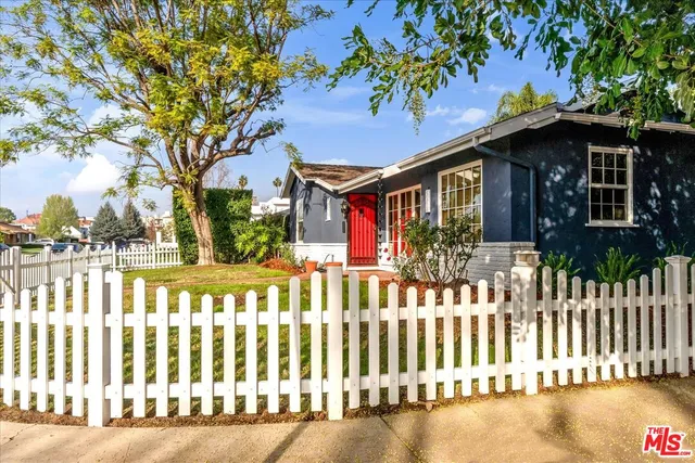 $6,450 | 5500 Colbath Avenue, Sherman Oaks, CA 91401