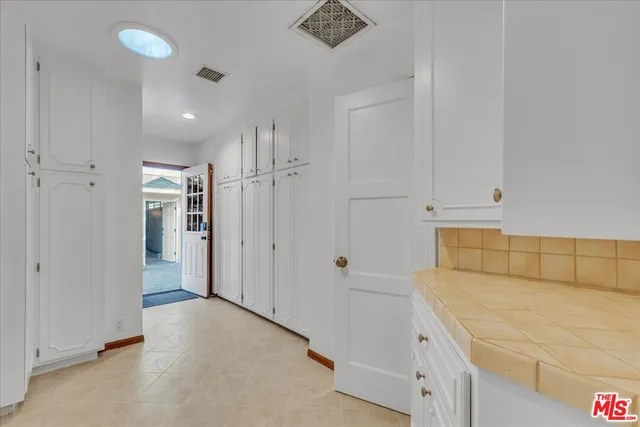 $6,450 | 5500 Colbath Avenue, Sherman Oaks, CA 91401