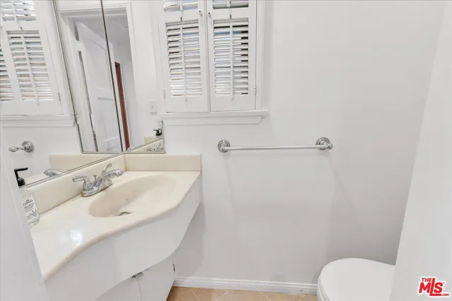 $6,450 | 5500 Colbath Avenue, Sherman Oaks, CA 91401