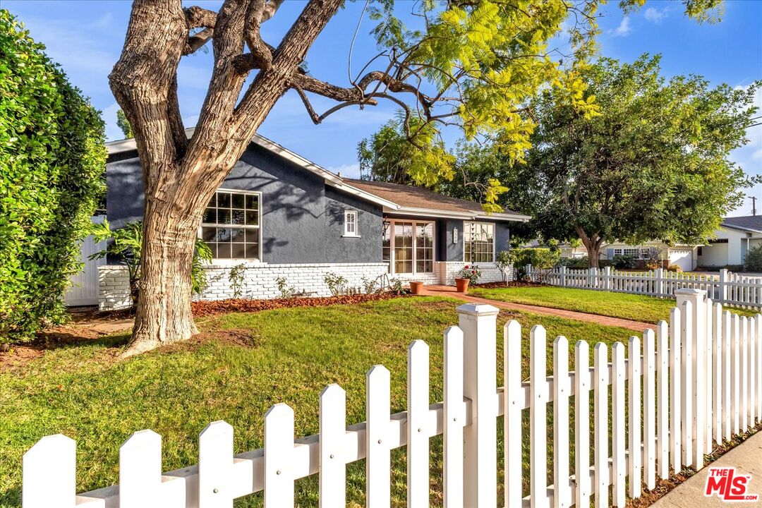 5500 Colbath Avenue Sherman Oaks, CA 91401 - Photo 3 of 54