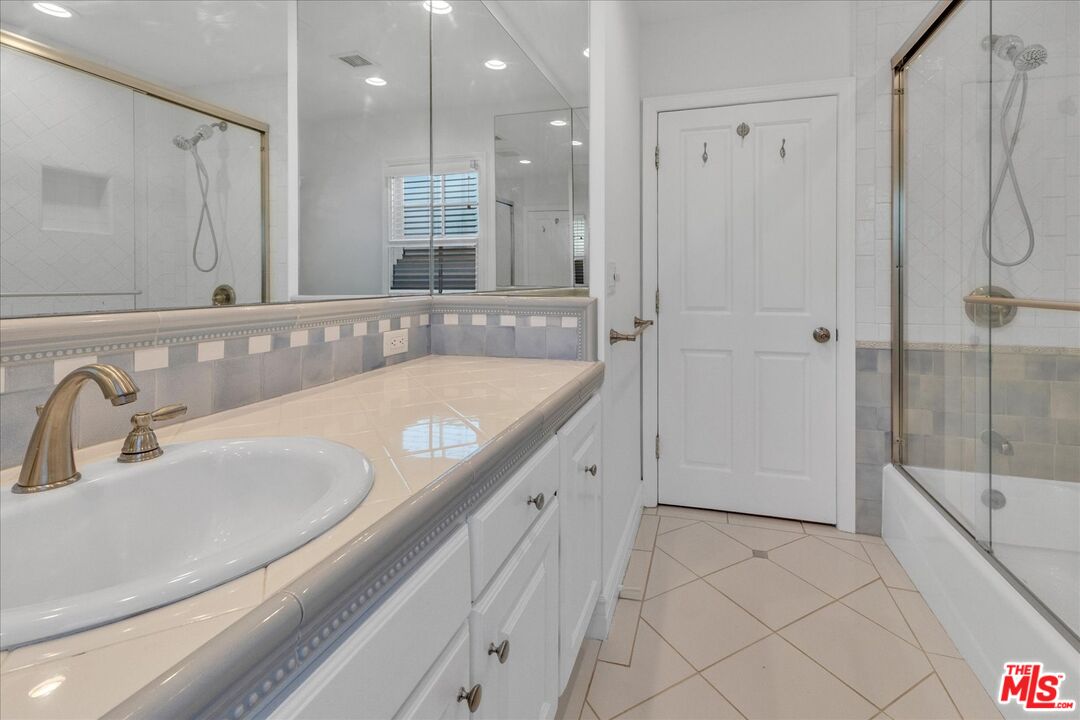 5500 Colbath Avenue Sherman Oaks, CA 91401 - Photo 33 of 53