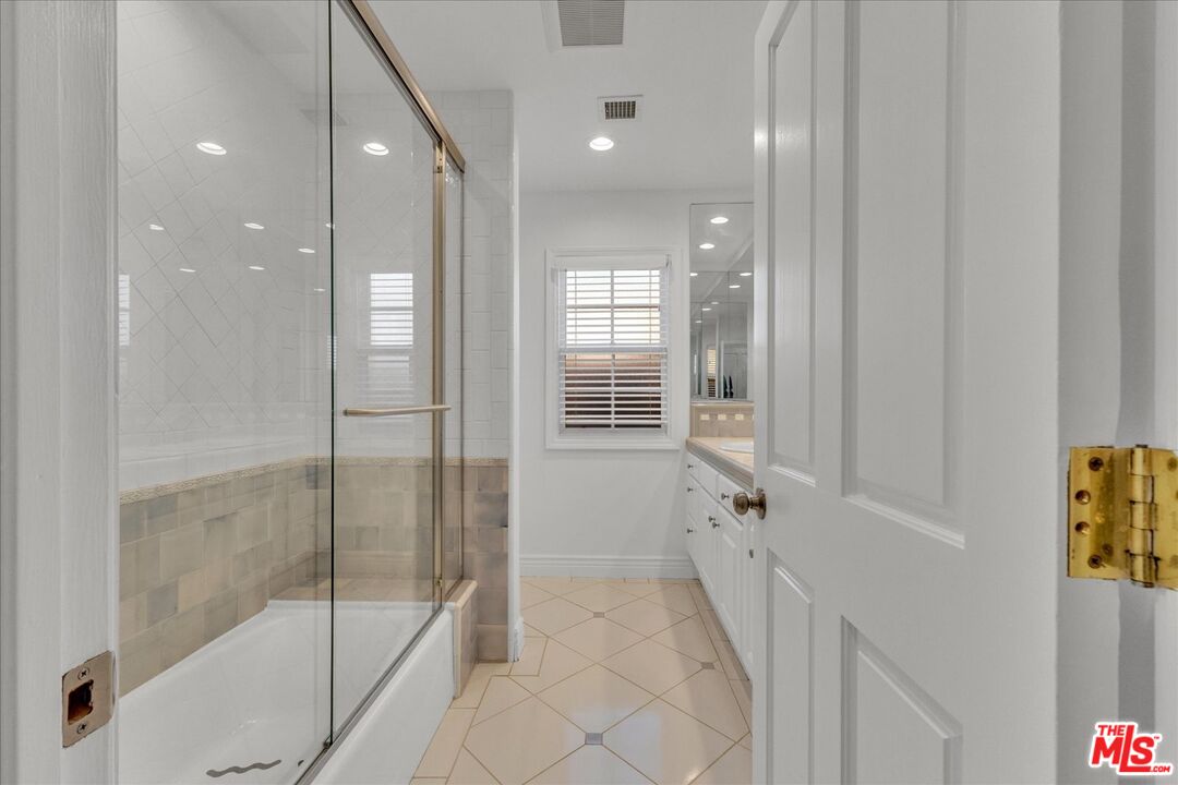 5500 Colbath Avenue Sherman Oaks, CA 91401 - Photo 38 of 54