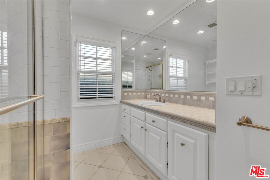 5500 Colbath Avenue Sherman Oaks, CA 91401 - Photo 39 of 54