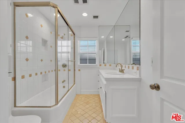 $6,450 | 5500 Colbath Avenue, Sherman Oaks, CA 91401