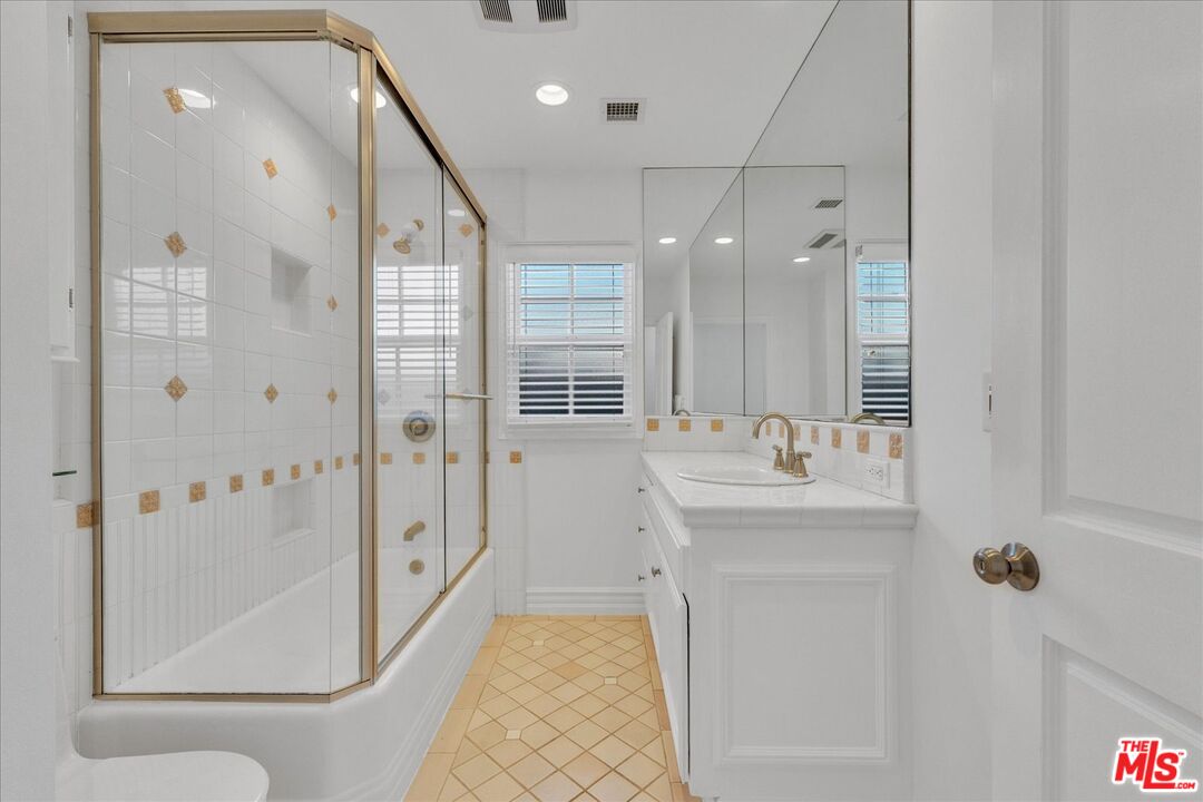 5500 Colbath Avenue Sherman Oaks, CA 91401 - Photo 41 of 54