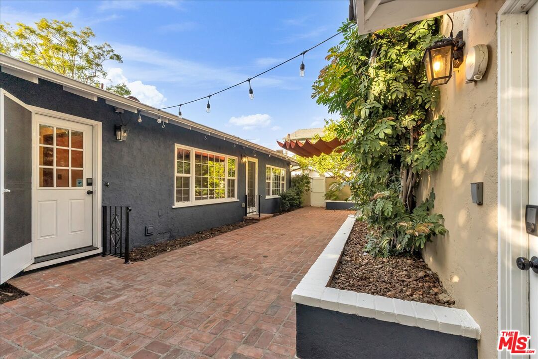 5500 Colbath Avenue Sherman Oaks, CA 91401 - Photo 46 of 54