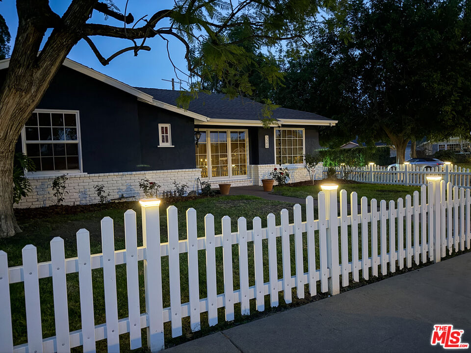 5500 Colbath Avenue Sherman Oaks, CA 91401 - Photo 5 of 53