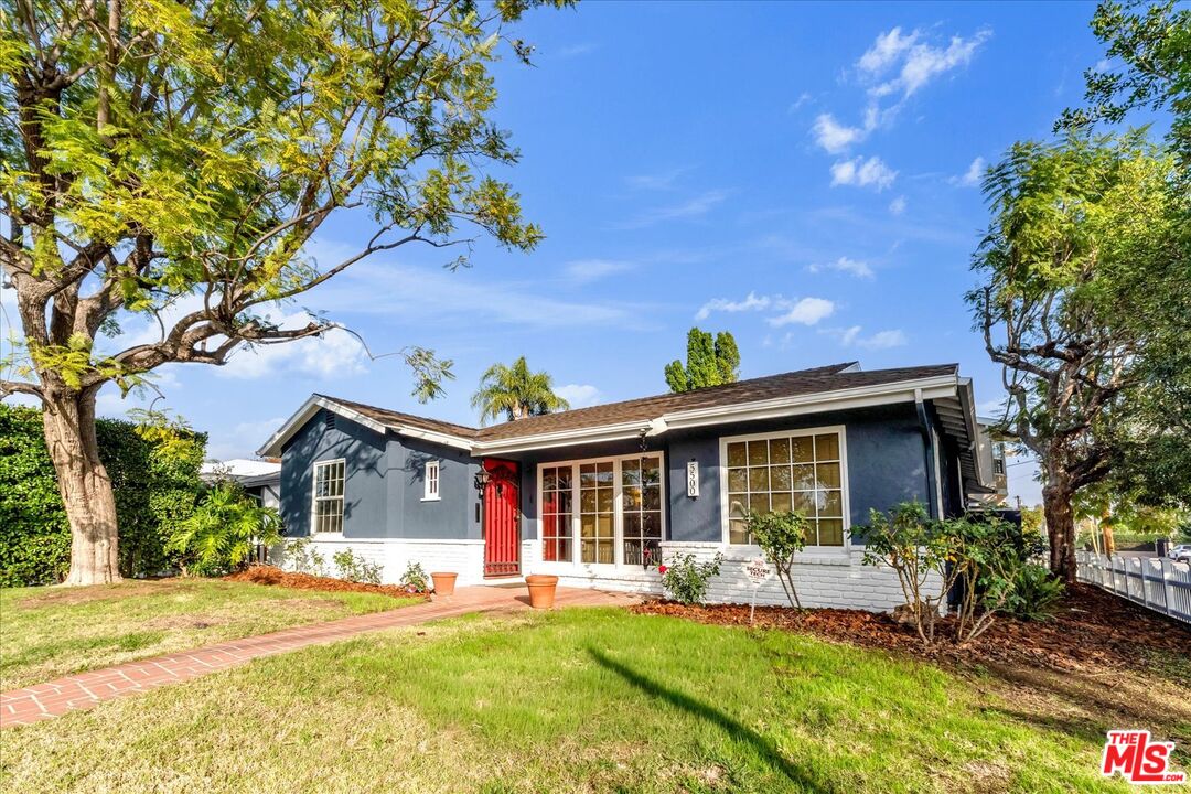 5500 Colbath Avenue Sherman Oaks, CA 91401 - Photo 5 of 54