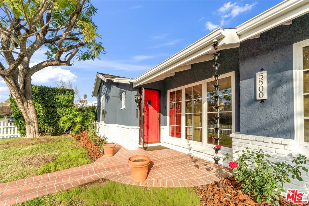 5500 Colbath Avenue Sherman Oaks, CA 91401 - Photo 6 of 54