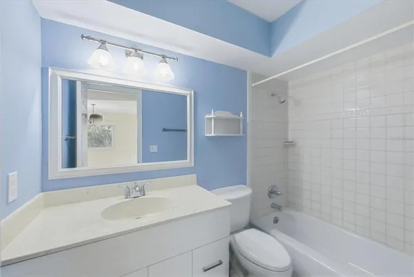 $360,000 | 621 Fair Winds Drive, Unit 621, Nokomis, FL 34275