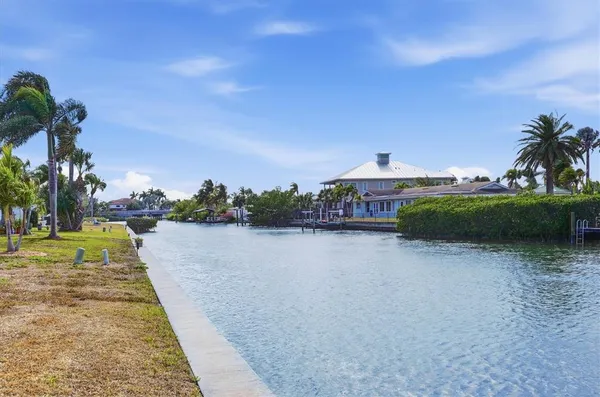 $360,000 | 621 Fair Winds Drive, Unit 621, Nokomis, FL 34275