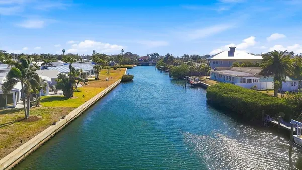 $360,000 | 621 Fair Winds Drive, Unit 621, Nokomis, FL 34275