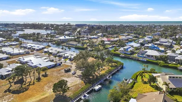 $360,000 | 621 Fair Winds Drive, Unit 621, Nokomis, FL 34275