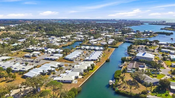 $360,000 | 621 Fair Winds Drive, Unit 621, Nokomis, FL 34275