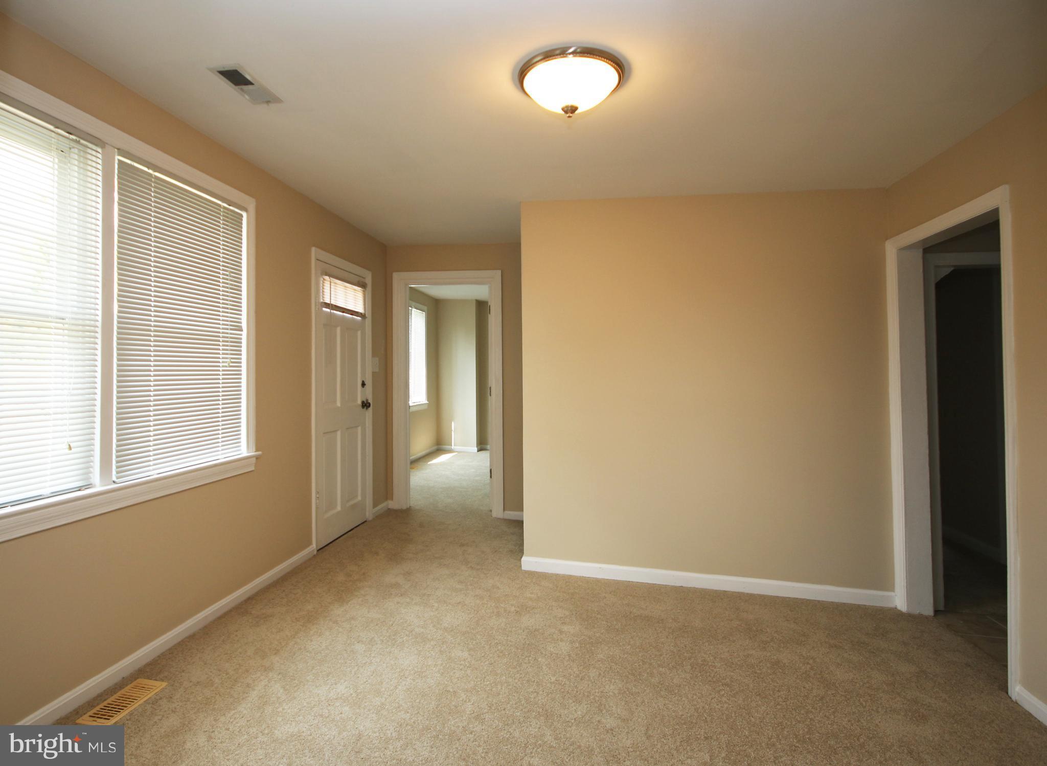 14308 South Springfield Road Brandywine, MD 20613 - Photo 18 of 26 Foyer