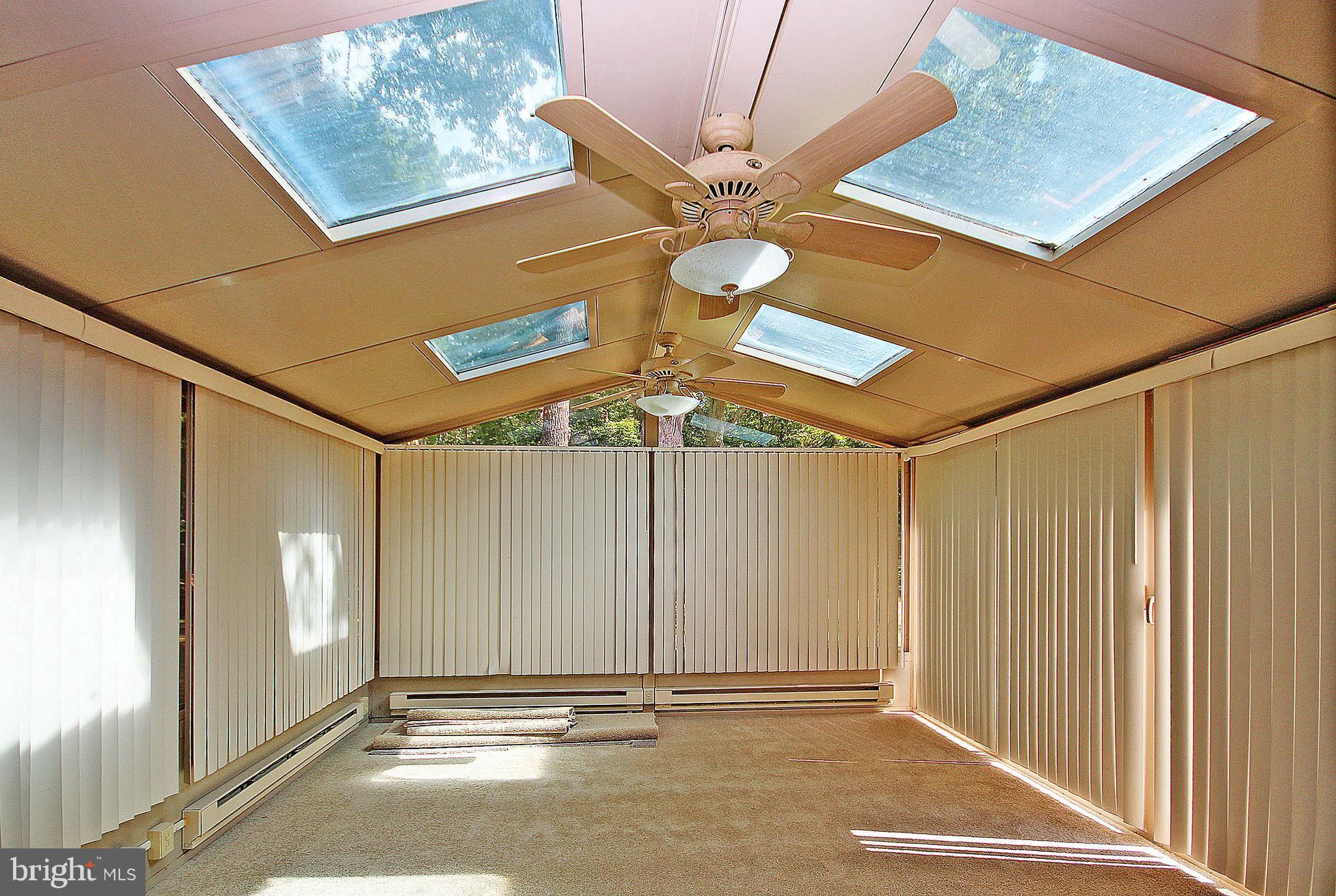 14308 South Springfield Road Brandywine, MD 20613 - Photo 5 of 26 Sun Room