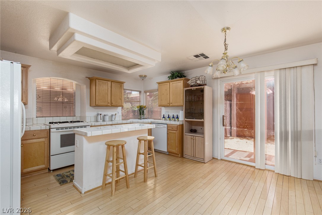 7607 Starshell Point Court Las Vegas, NV 89139 - Photo 9 of 29