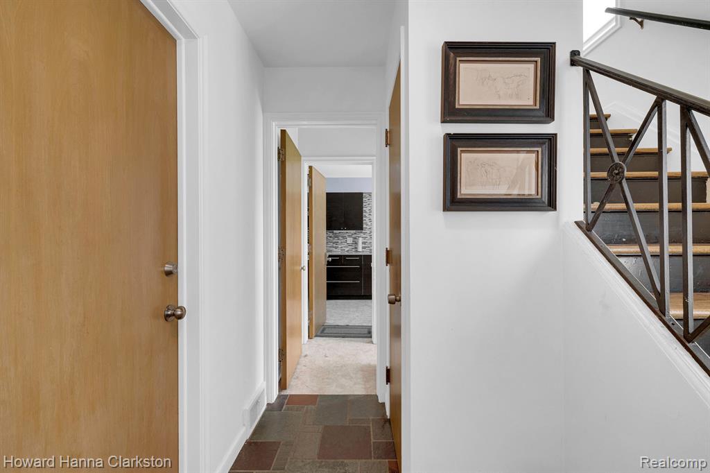 813 Harcourt Road Grosse Pointe Park, MI 48230 - Photo 7 of 40